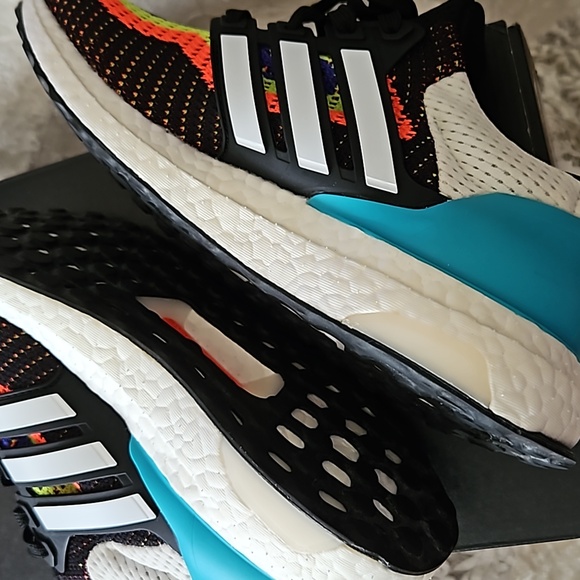 Adidas Ultraboost DNA Multicolor Running Shoe - Size 5 - Picture 5 of 11